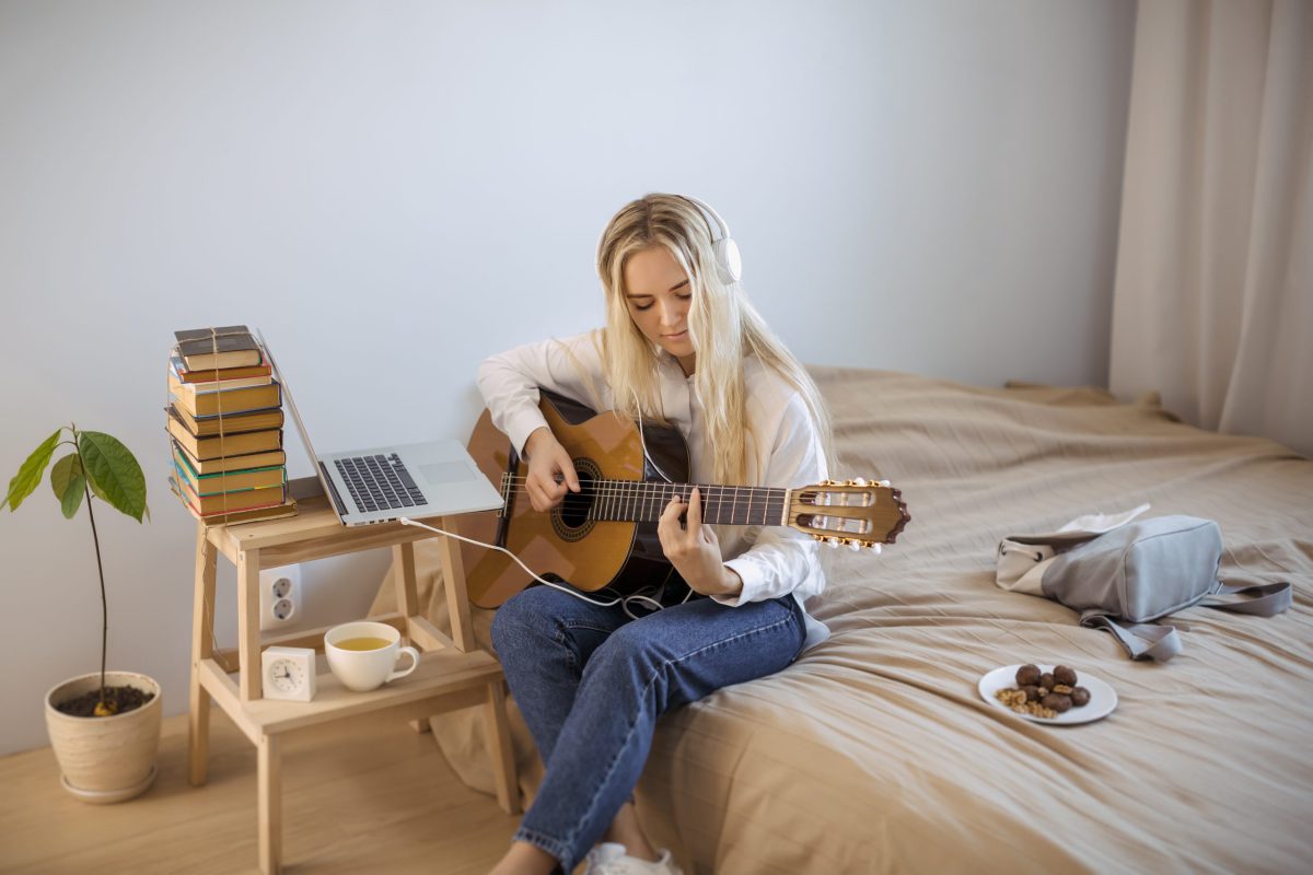 Nathan Rizzuti How Many Strings Does a Guitar Have? (hint: the answer is 6) - Music Minds