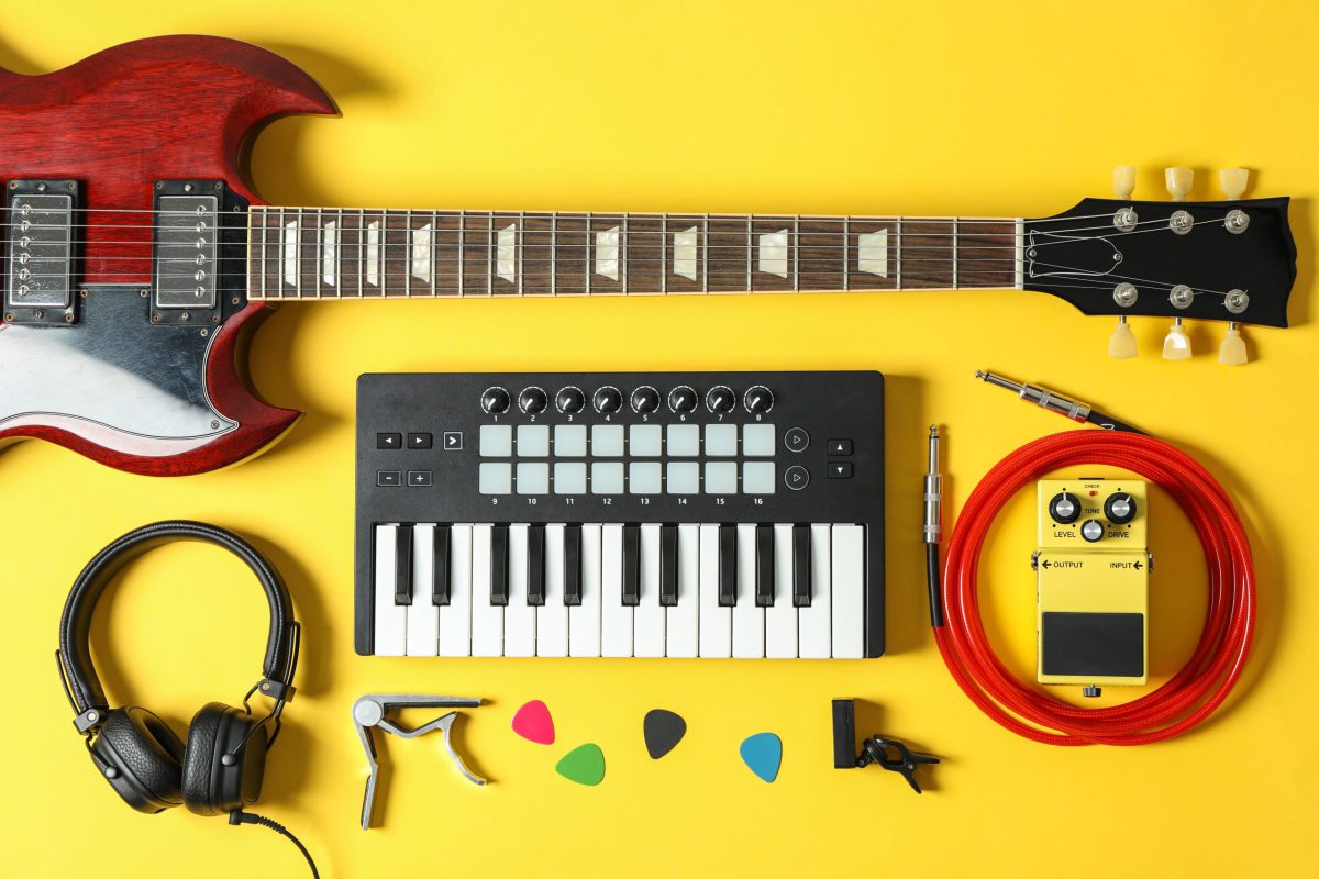 Nathan Rizzuti What are Guitar Pedals? | Guitar Effects Explained - Music Minds