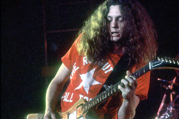 Top 100 Greatest Guitarists Of All Time - Music Minds