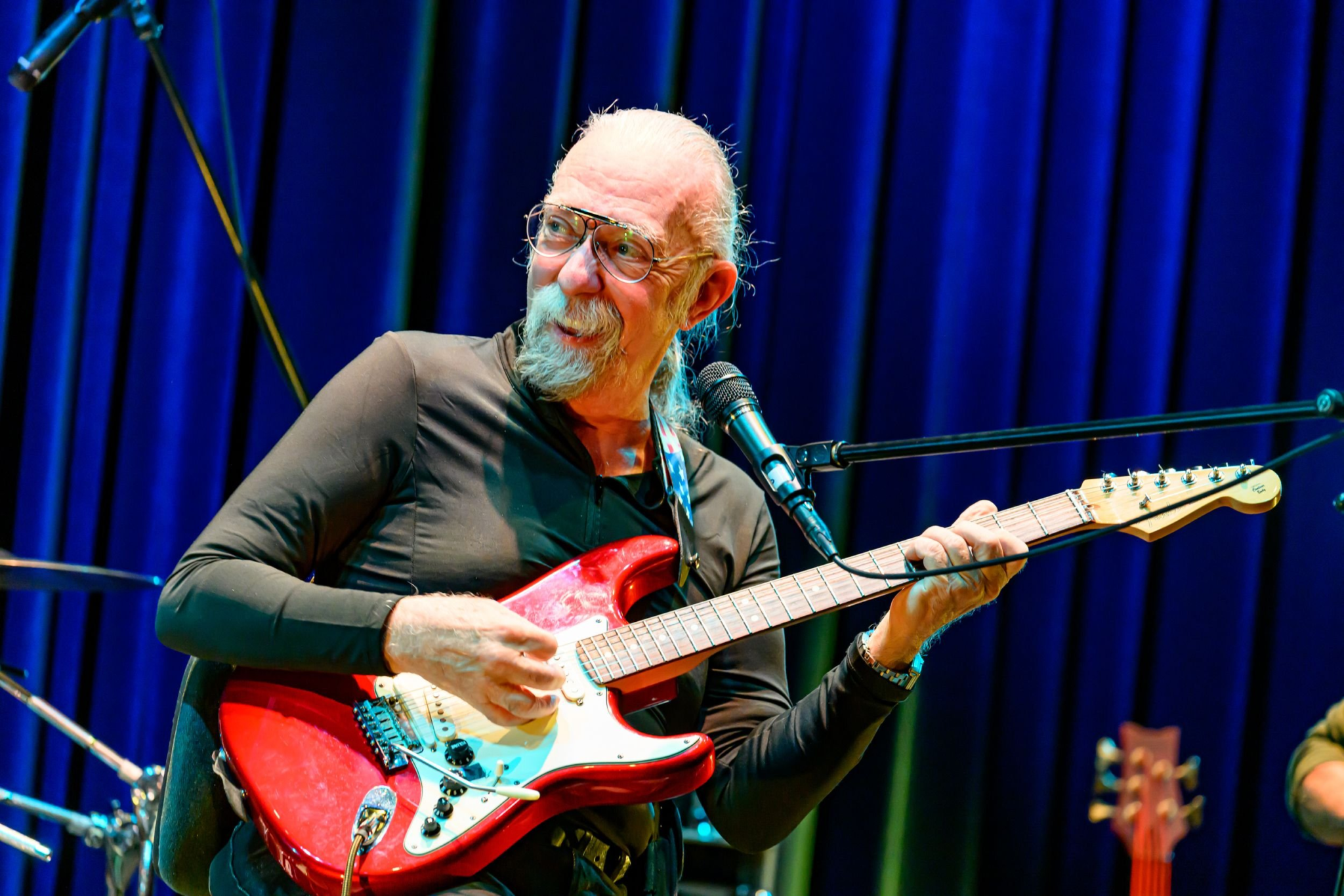 Top 100 Greatest Guitarists Of All Time - Music Minds