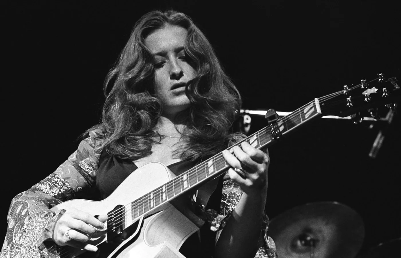 Top 100 Greatest Guitarists Of All Time - Music Minds
