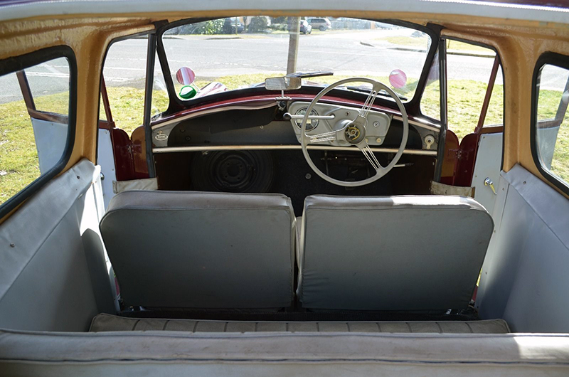 Bond Minicar (Interior)
