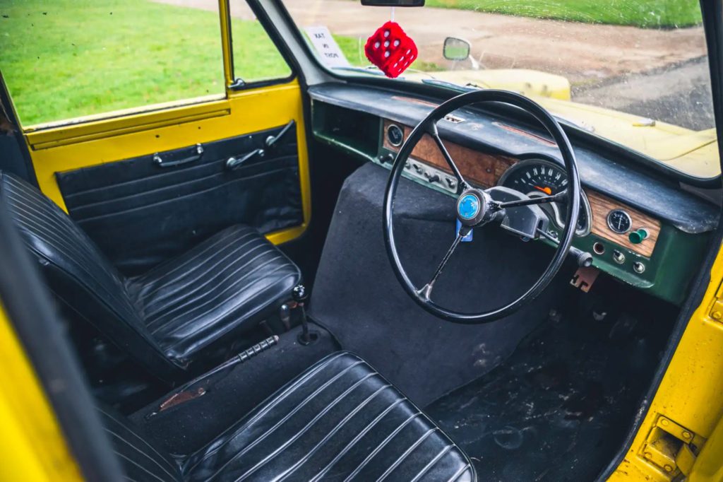 Reliant Regal (Interior)