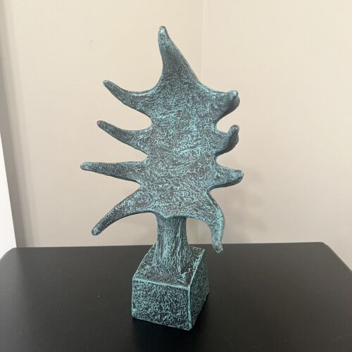 Beetlejuice Delia sculpture